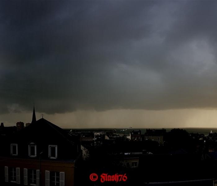 25/04/2019 - Orage sur la ville