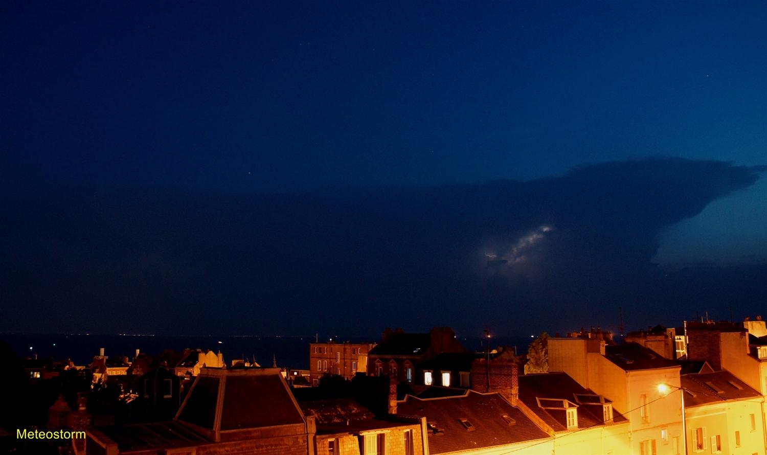 Orage crépusculaire