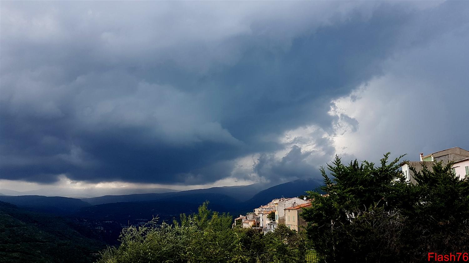 Orage orographique actif