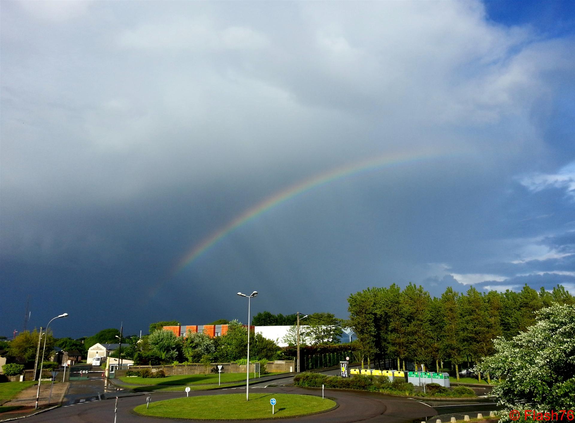 Arc-en-ciel à l'arrière