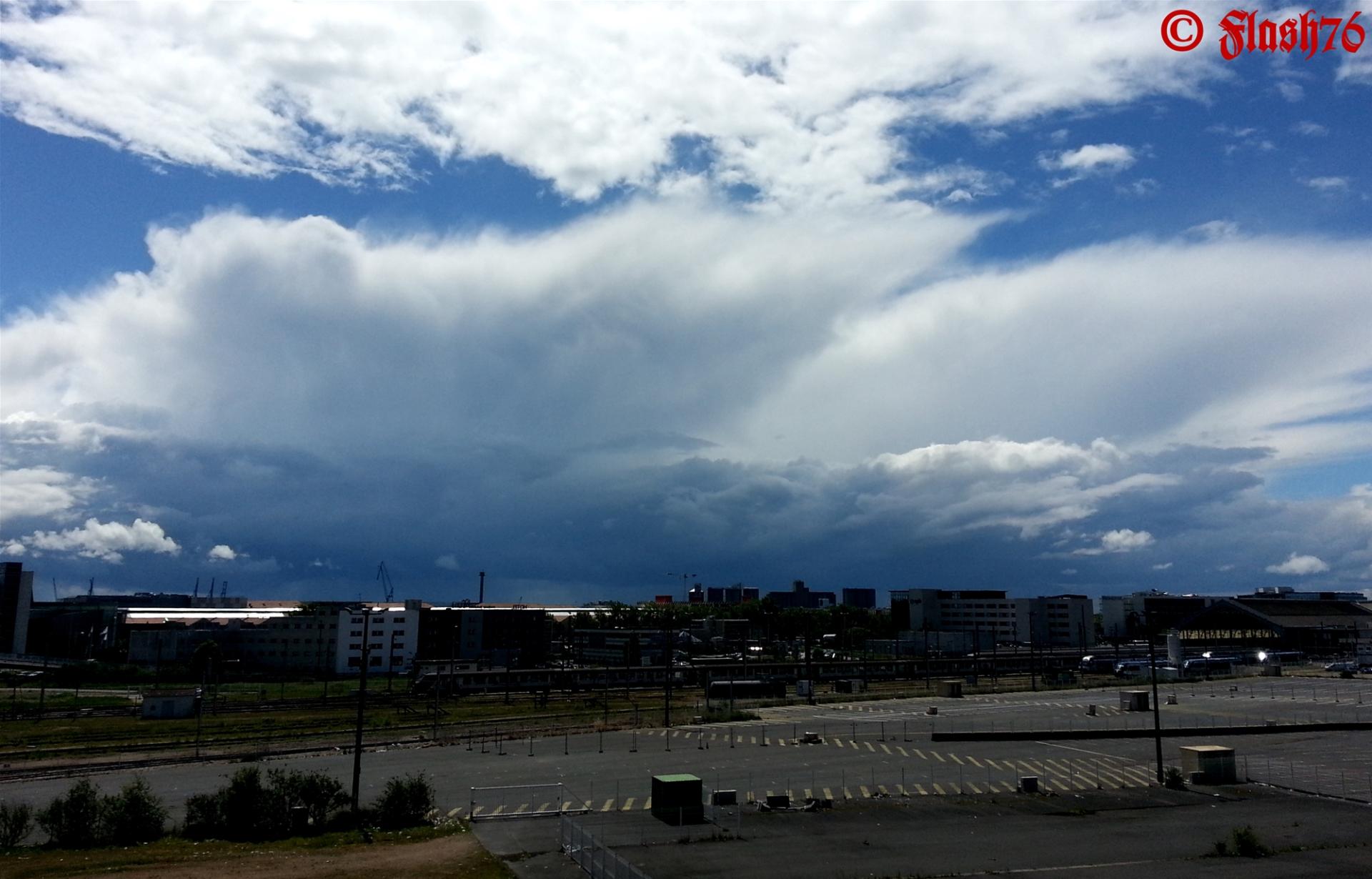 Cellule convective de traîne