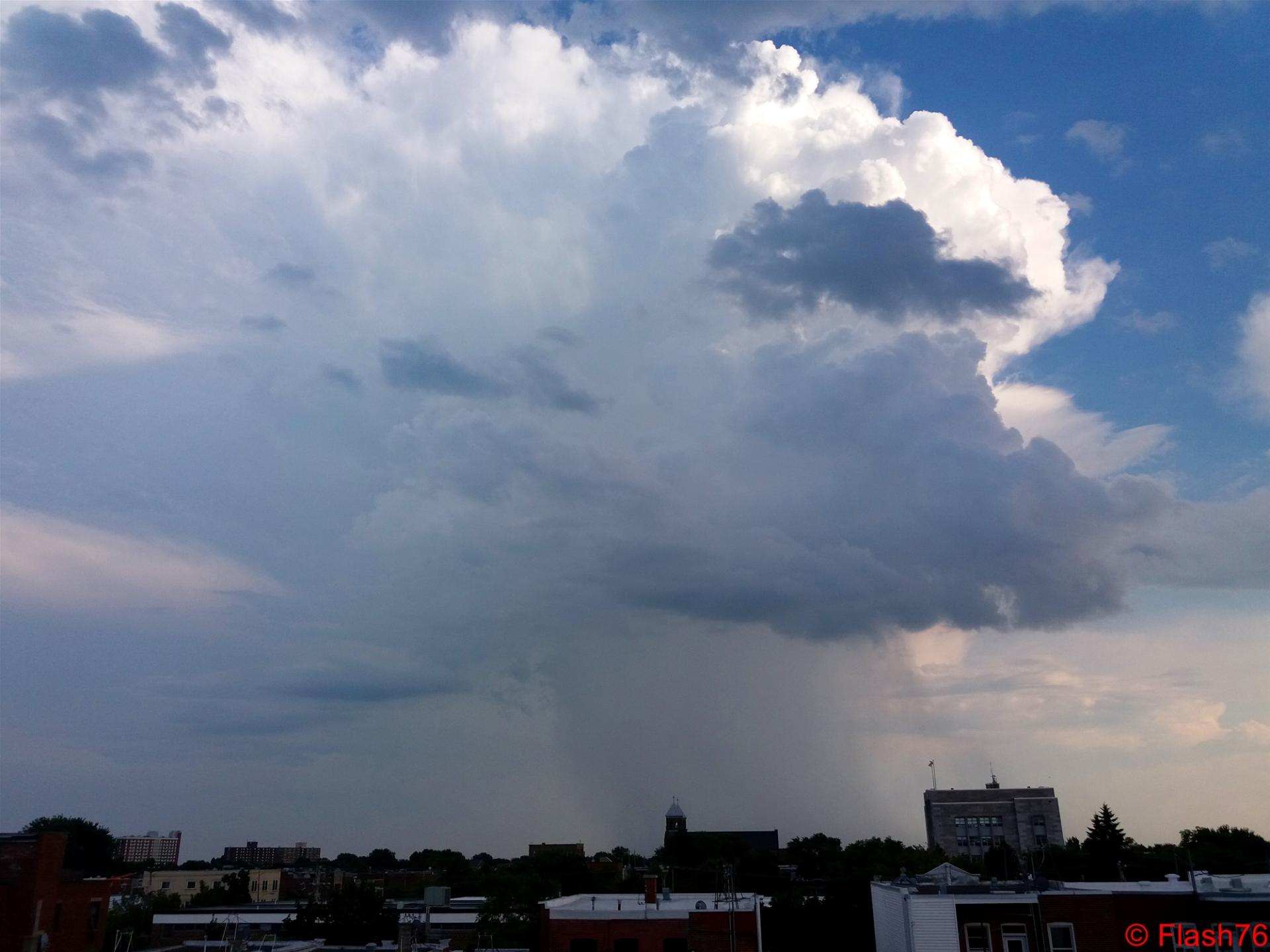 Orage isolé mais très forte averse