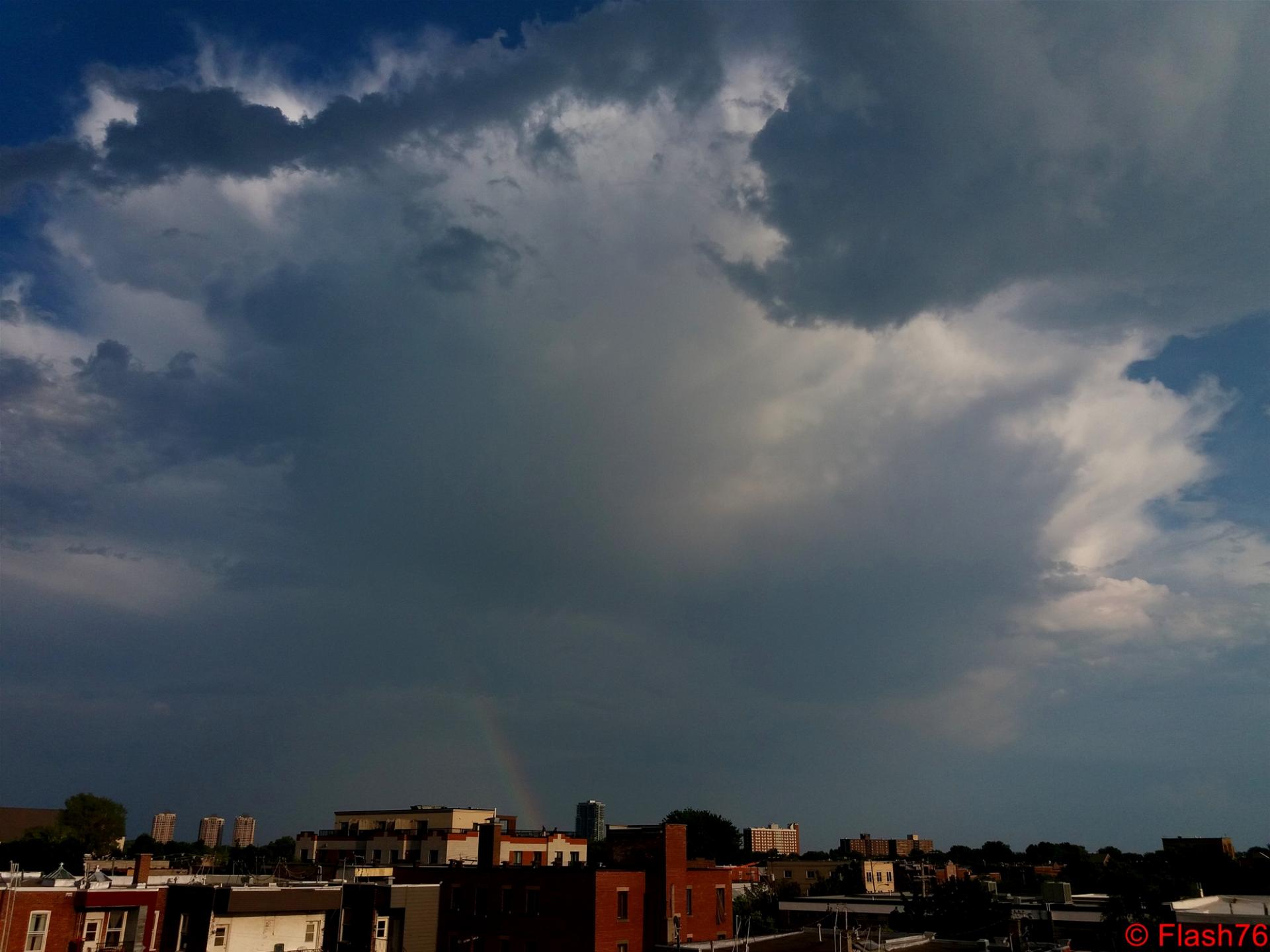 Arc-en-ciel d'orage