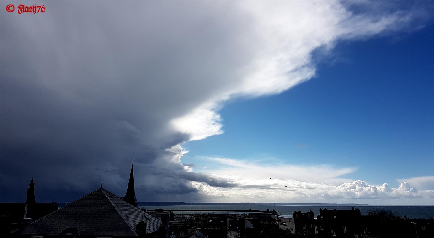 Orage d'air froid en marge