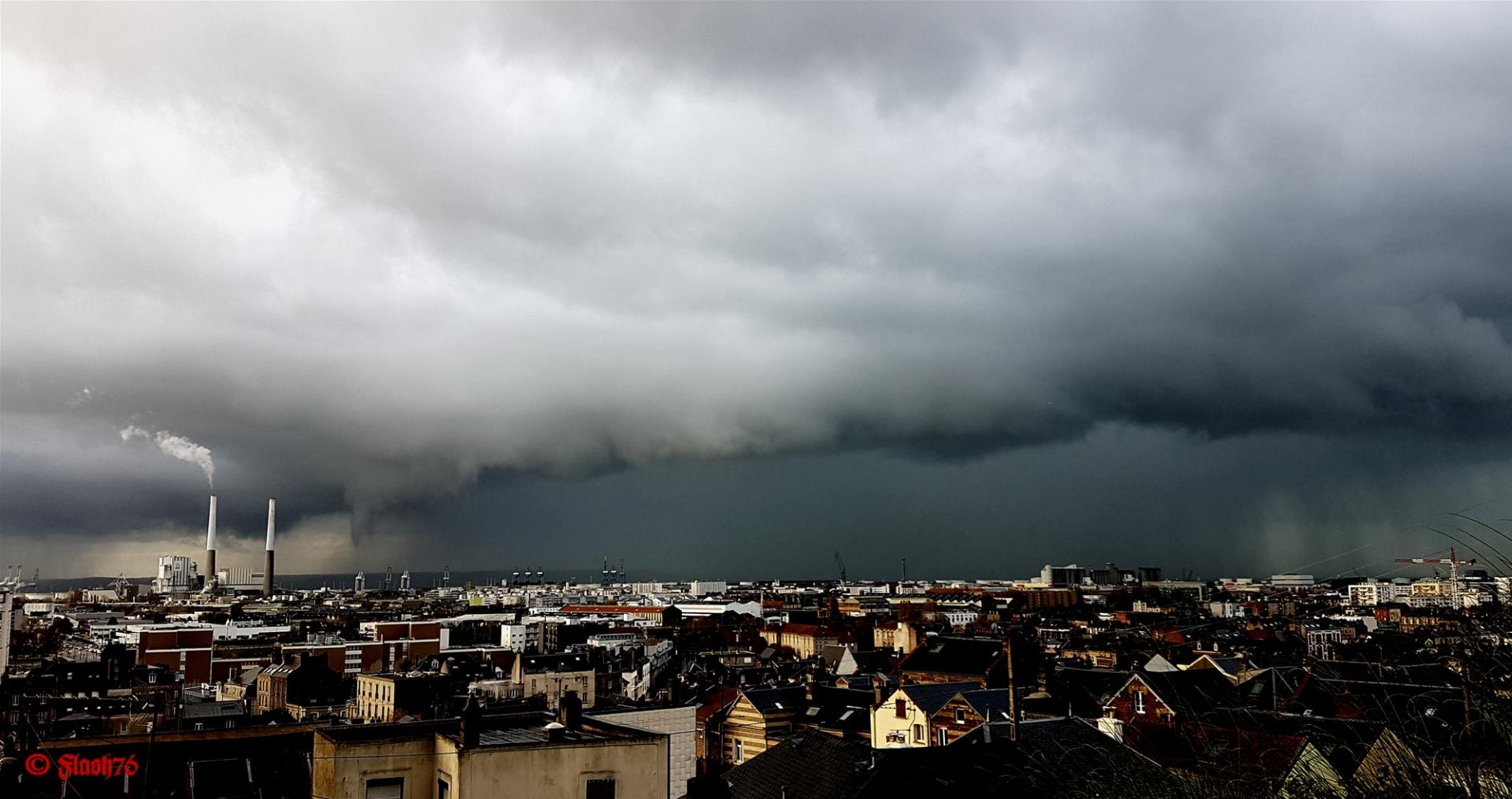 Tuba et orage modéré