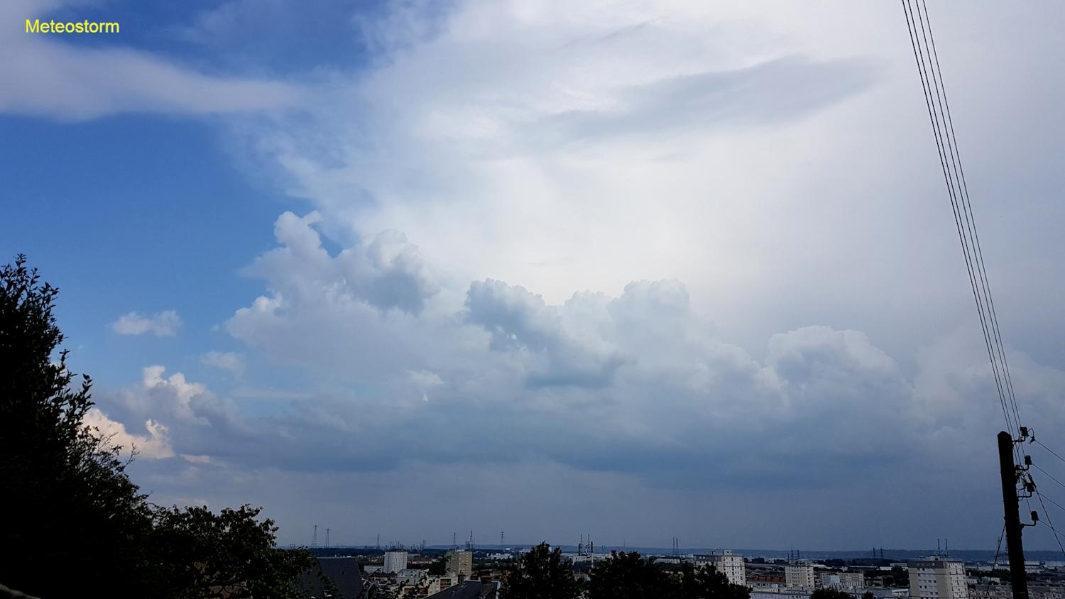 Premier orage diurne