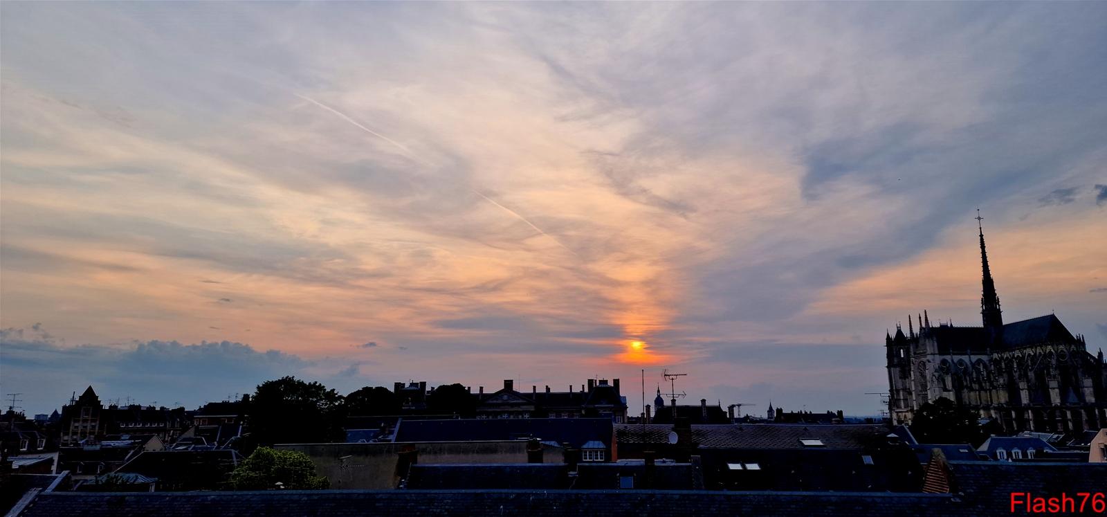 Coucher de soleil légèrement instable sur Amiens