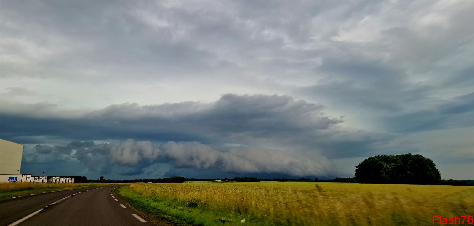 Arcus et premier orage.